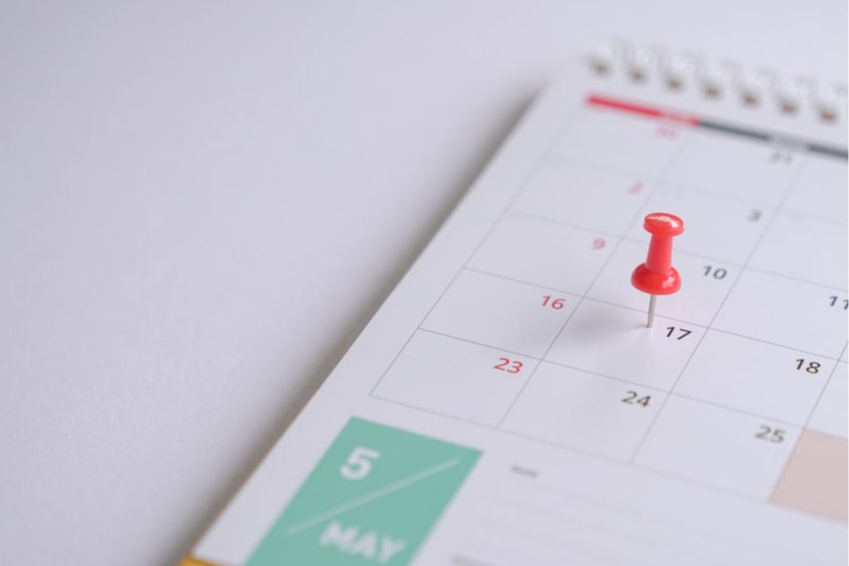 Checklist and calendar for compliance deadlines in new business registrations